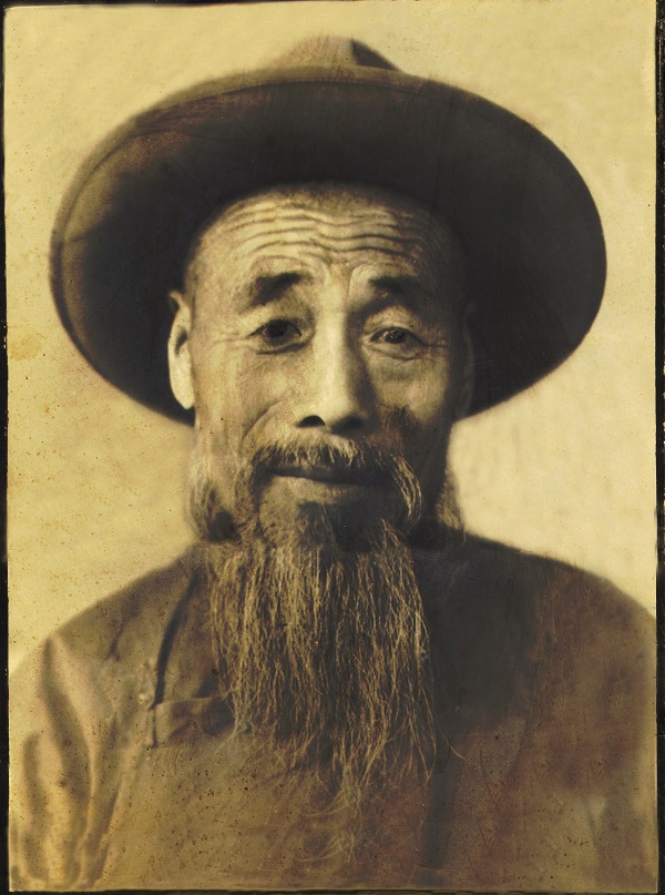 草壩蠶業(yè)新村股份有限公司創(chuàng)始人之一楊文波先生.jpg