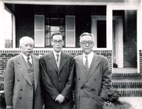繆云臺先生（中間）在美國與友人合影.jpg