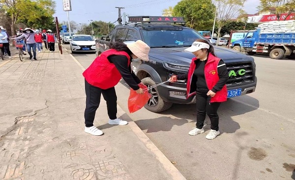 志愿者在行動(dòng).jpg