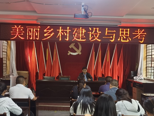 耿玲德同志講黨課.jpg